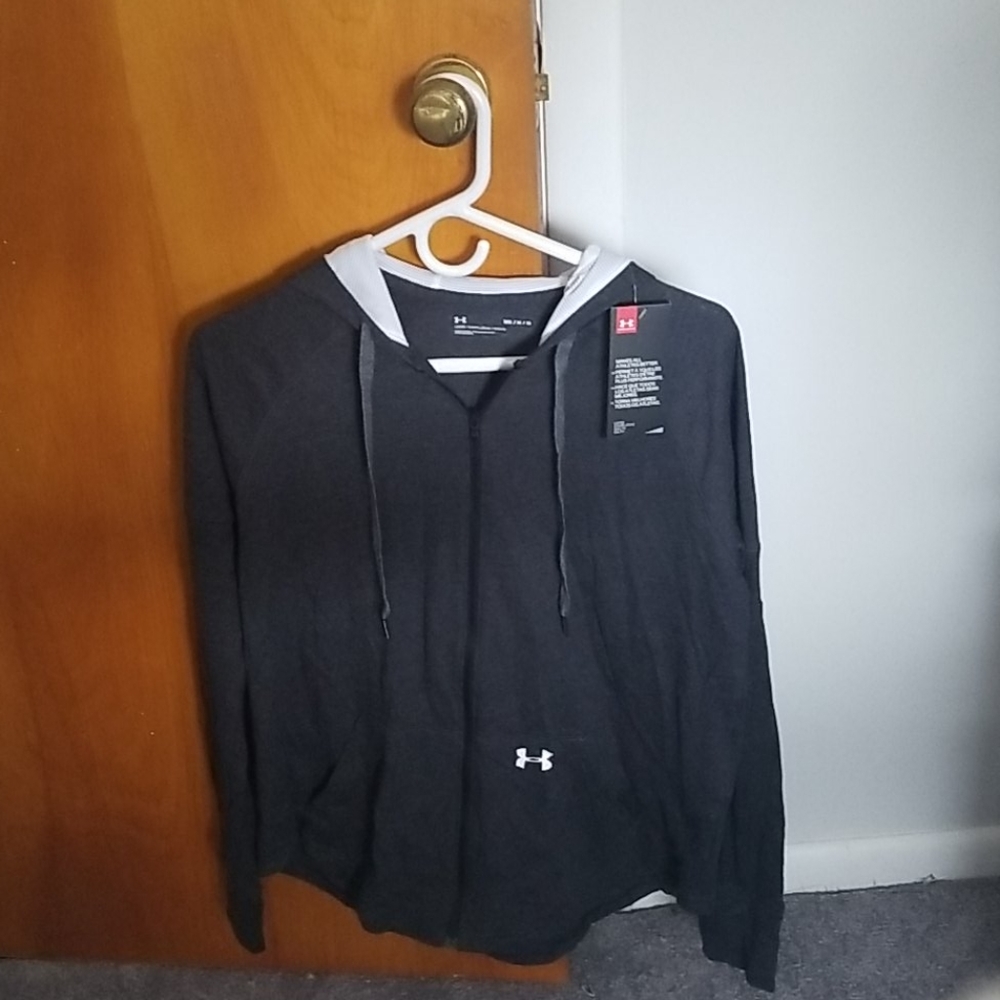 NWT loose fit zip up hoodie. Lightweight.